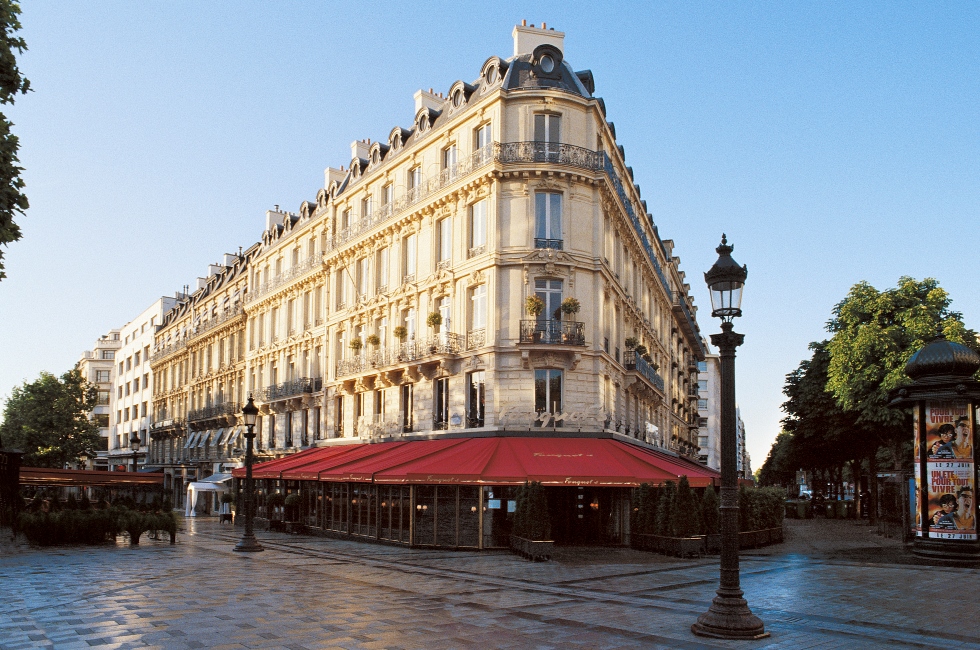 Hotel Fouquet`s Barrière , Париж, Франция view