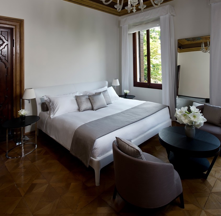 Aman Canal Grande room