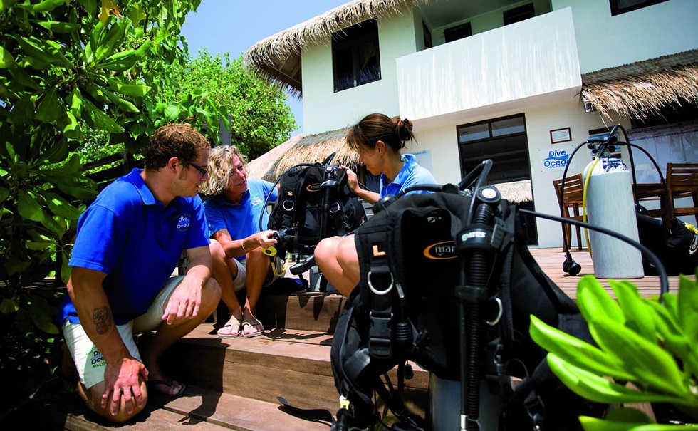 Coco Bodu Hithi diving