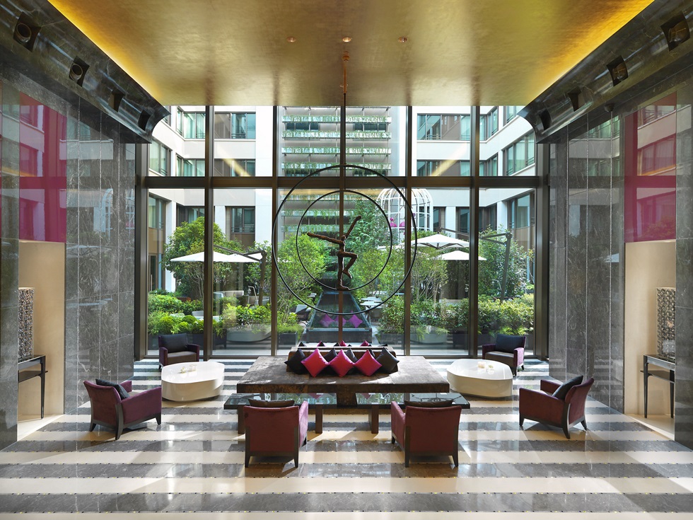 Mandarin Oriental Paris lobby