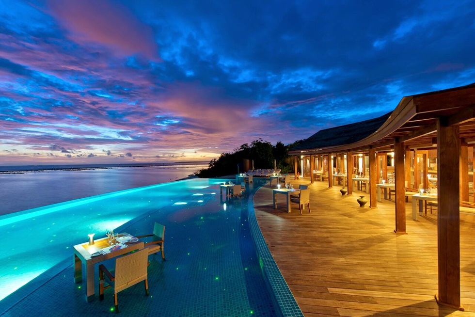 Hideaway Beach Resort & Spa Maldives pool