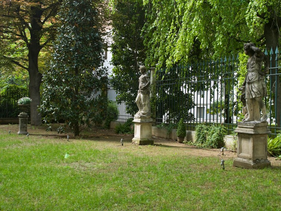 Palazzo Parigi Hotel & Grand Spa garden